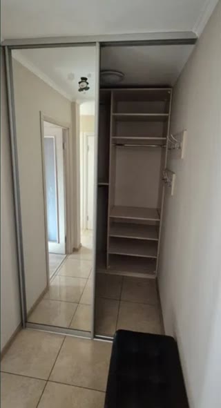 Продається 1-кімнатна квартира по вул. П. Куліша, метро Лівобережна — 5 хвилин