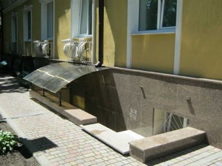 Вишгородська - продам приміщення під магазин 97 м2 з ремонтом