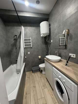 Продаж 2 кімнатної квартири в Hennesi House