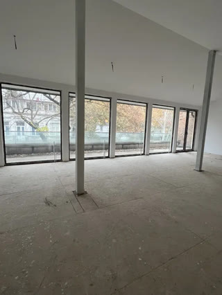 Universal commercial space for rent in Chugureti