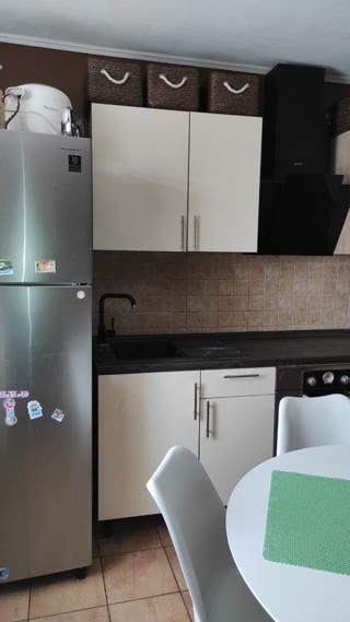 Продам 4-комн. квартиру ул. Молочна, Гагаріна