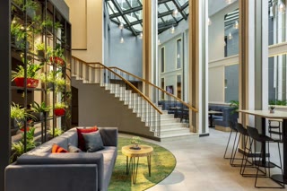 67 room hotel for rent in Mtatsminda