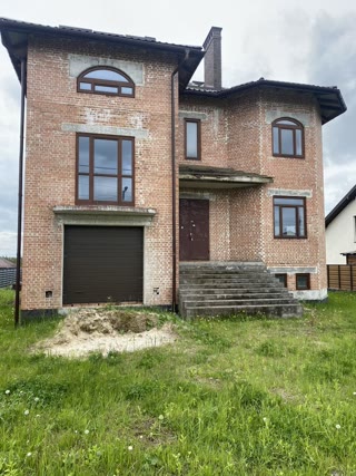 Продаж будинку 400 м² у Солонці — простір для життя та інвестиції
