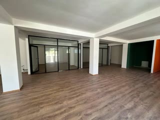 ქირავდება საოფისე ფართი საბურთალოზე