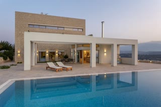 687 m² Villa