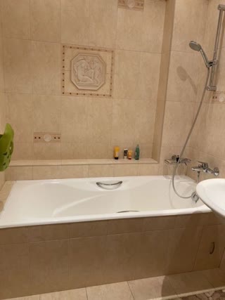 Sale of a 3-room apartment on Constitution Square
