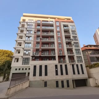 იყიდება 2 ოთახიანი ბინა ვაკეში