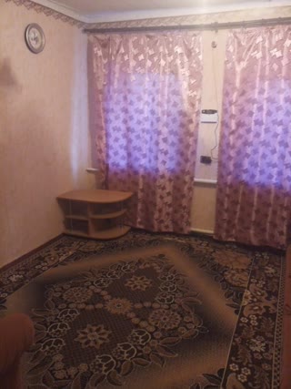 Продаётся дом возле рынка поворотка