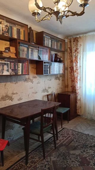 Продаж 3-к квартири в Центрі Києва, біля метро Вокзальна