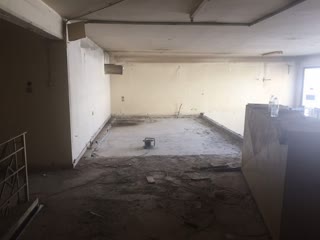 90 m² Store