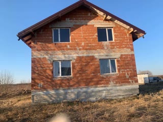 Продаж будинку в с. Підгірне з великою ділянкою та гаражем