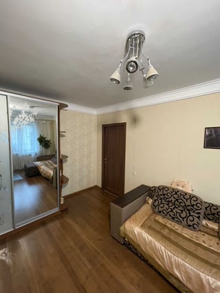 Продаж 3-кімнатна квартира на Лісовому масиві — біля метро, лісу та всієї інфраструктури