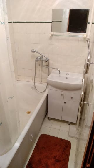 Продаж 2к квартири, вул. Кубанської України, метро Лісова