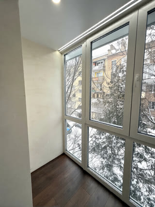 Продаж євро-2 кімнатної квартири біля метро Площа Українських Грероїв та ТРЦ Гулівер