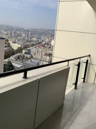 იყიდება 2 ოთახიანი ბინა საბურთალოზე