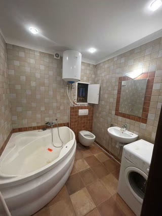 Продається простора 2-кімнатна квартира, Оболонський район