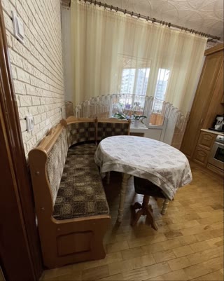 Продаж 3-кімнатної квартири на Позняках