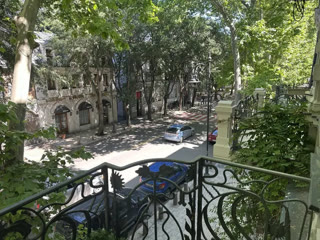 Universal commercial space for rent in Chugureti