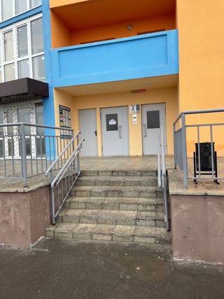 Продаж 3к квартира (офіс) з ремонтом та офісними меблями 2 входи ТРЦ Лавіна