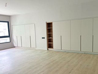 83 m² Office