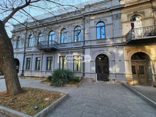 ქირავდება ცალკე მდგომი შენობა თბილისში