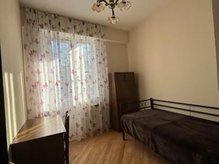ქირავდება 3 ოთახიანი ბინა საბურთალოზე