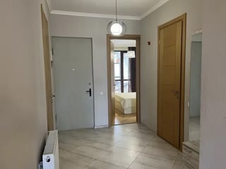 იყიდება 2 ოთახიანი ბინა ვერაზე