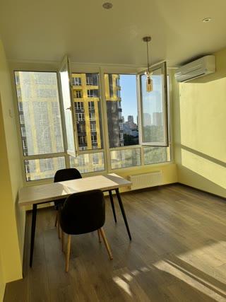 Продаж двокімнатної квартири в ЖК «Медовий»