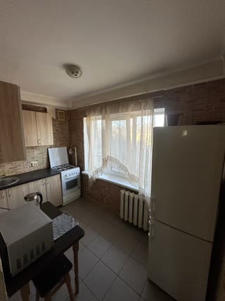 Продаж 2-кімнатної квартири біля метро Нивки