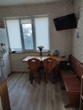 Продається 2 кім. квартира 60 м2 у Деснянському районі. Троєщина