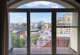 Аренда двухуровневой 4-комн. квартиры 264м2 Липки