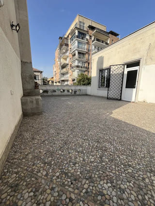 Office space for rent in Isani