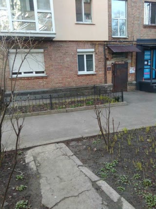 For sale 2-room apartment 37 m2 ideal for office cafe salon. Pechersk