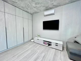 Продаж 1-кімнатна квартира на Харківському шосе