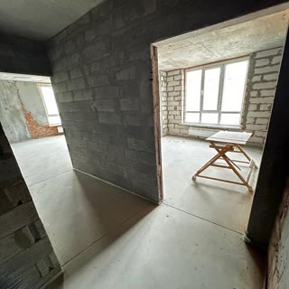 Продається простора 3кім. 80м2 квартира в ЖК Каховська
