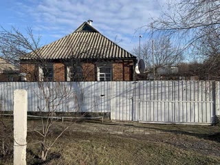 продам будинок в Печенегах