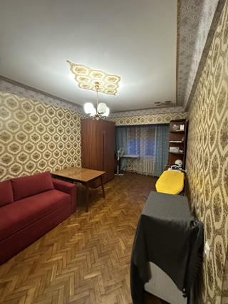 Продаж 2-кімнатної квартири на Троєщені