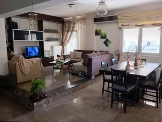 170 m² Apartment