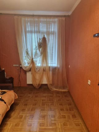 Продам 2к квартиру м. Спортивна