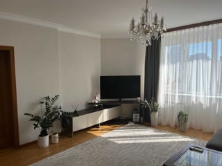Продаж 4-кімнатної квартири на Позняках біля метро Осокорки та Позняки