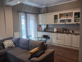 90 m² Apartment