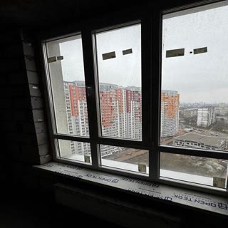 Продається простора 3кім. 80м2 квартира в ЖК Каховська