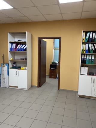 Продам комерційну нерухомість у бізнес-центрі Тетріс