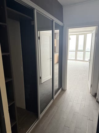 Продаж 1-кімнатної квартири в ЖК Харківський біля метро Вирлиця