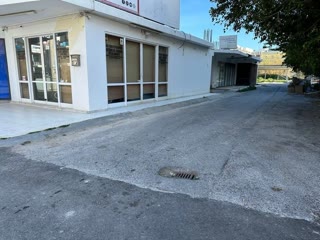 200 m² Building