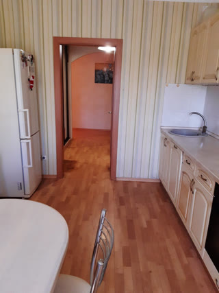 Продаж 3 кімнатної квартири на Позняках