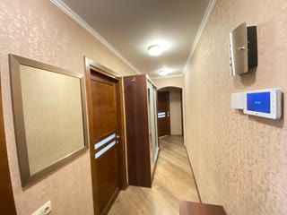 Продається 3-кімнатна квартира, метро Оболонь