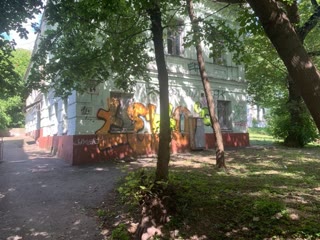 Продам приміщення в центрі під будь-який вид діяльності. Високі стелі!