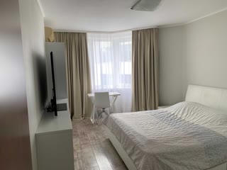 Продаж 3-кімнатної квартири біля метро Позняки та ТЦ “Параллель”