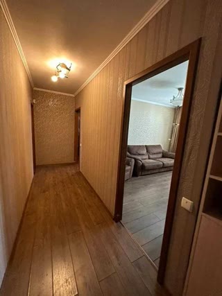 Продам 3-комнатну квартиру з новим ремонтом і меблями, ст. м. "Перемога", проспект Людвіга Свободи, Олексіївка